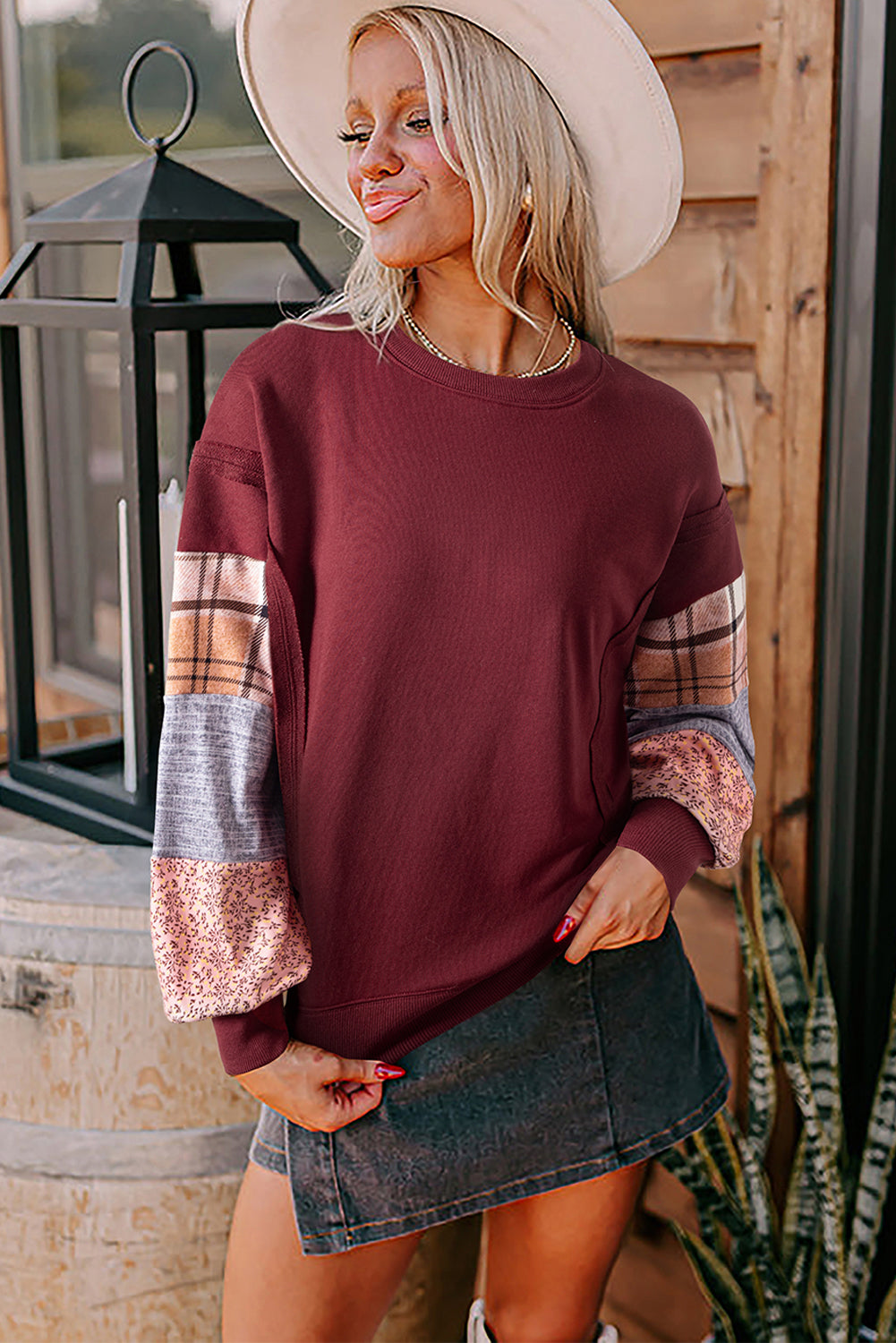 Red Sandalwood Plaid Patchwork Sleeve Raw Seam Sweatshirt